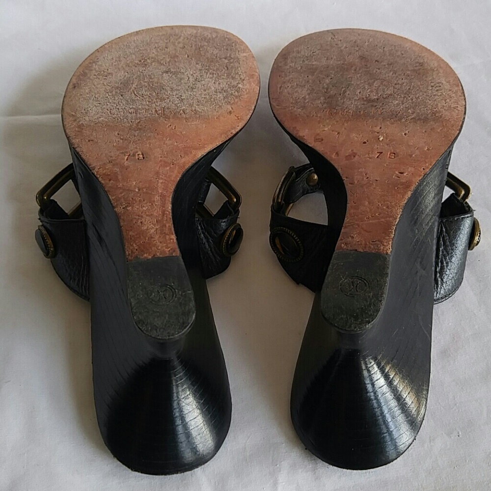 Shoes - Picture 6 of 8